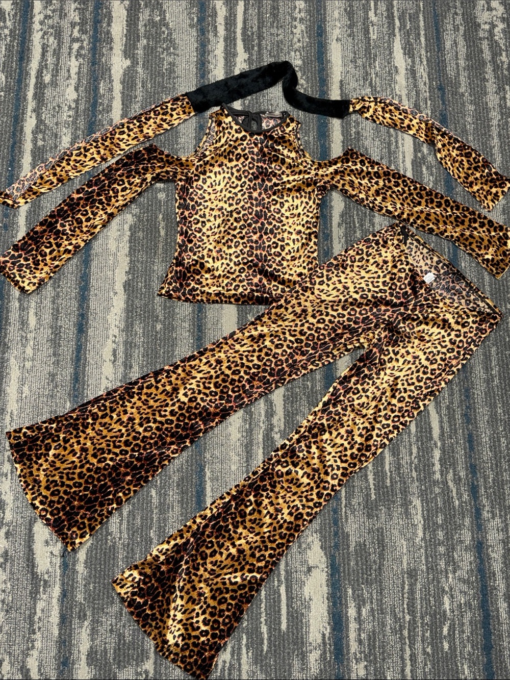 Size Small Juniors Leopard Print Halloween Costume